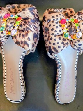 Betsy Johnson Nakia Leopard print sandal slides flats gem-adorned 8.5